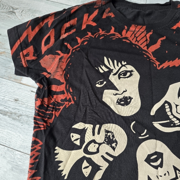 KISS Rock And Roll Over Short Sleeved Cut Out Back/Sleeves Shirt Womens Small - Picture 5 of 13